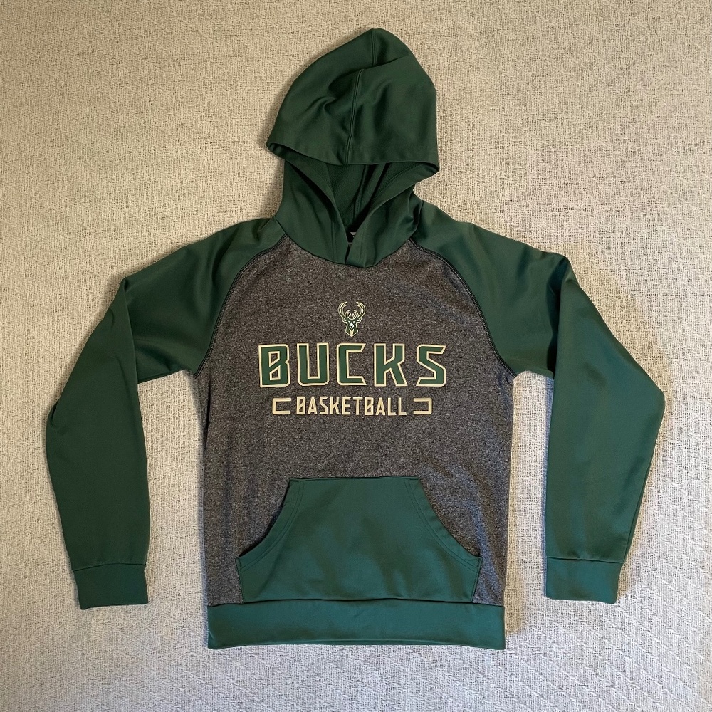 Small Fanatics Milwaukee Bucks Hoodie. Green and gray with graphic.